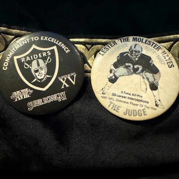 VINTAGE RADIER NFL PINS - Picture 1 of 4